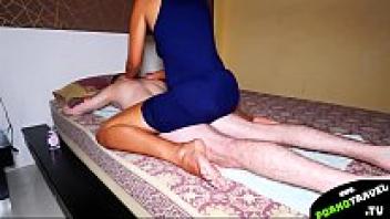 A Thai woman gives me a head rub and massages my body.
