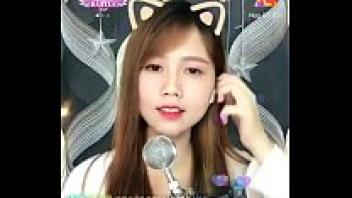 A lovely sister's Uplive streaming