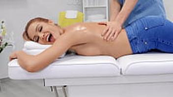 Watch the entire Brazzers/Massage and Oil My Jeans video at zzfull.com/HY.