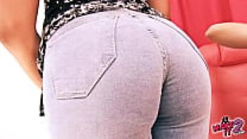 Cameltoe and Big-Ass in jeans. The Girlfriends in Denim!