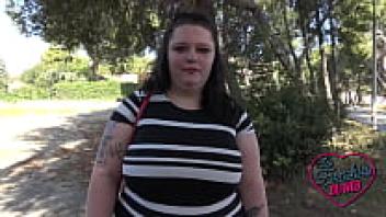 Jade is a round, mischievous girl who enjoys having sex in groups.