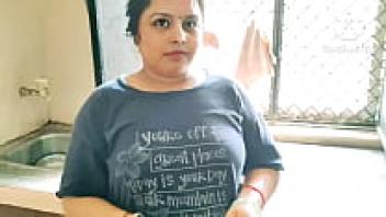 Indian bhabhis who adore their neighbour boys