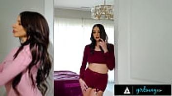 Aria Sloane