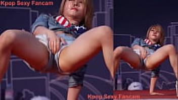 Sexy Korean girls get high