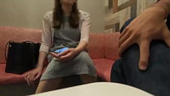 Fully authentic Japanese [voyeur] Her figure and features are too stunningly Japanese. A 30-year-old office worker is working remotely and participating in karaoke. [Up close] Amazing style, gorgeous breasts, and sex that hugs