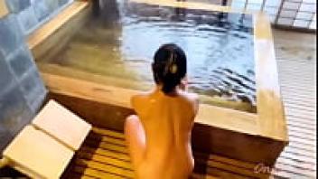 A woman travels alone to Minakami Natural Hot Spring in Gunma Prefecture [Nachi Journey].