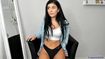 Amateur gorgeous brunette busty and large ass lady posing for webcam