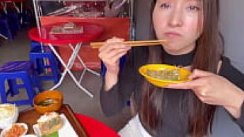 I cycle around Tokyo and eat Korean food at Shin-Okubo.